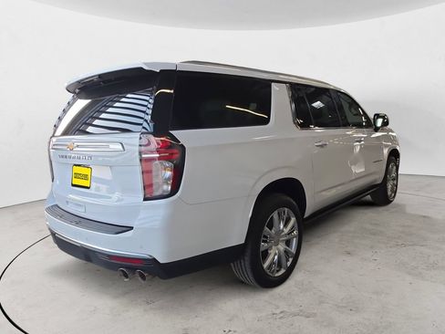 Used 2023 Chevrolet Suburban High Country AWD/4WD image 5