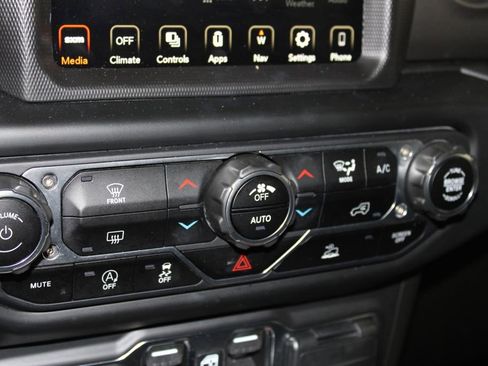 Used 2023 Jeep Gladiator Overland image 43