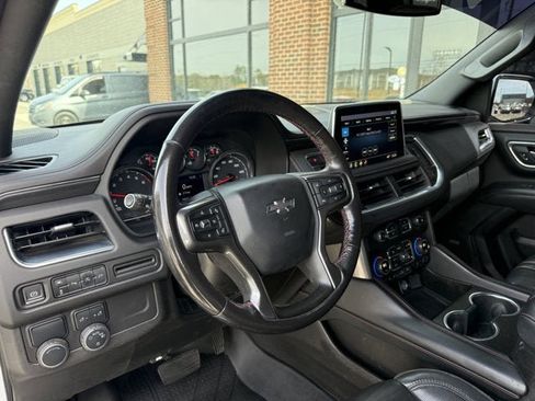 Used 2021 Chevrolet Suburban RST w/ Luxury Package image 16