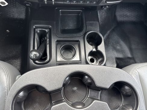 Used 2016 RAM 2500 Tradesman w/ Chrome Appearance Group image 19