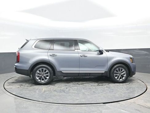 Used 2024 Kia Telluride LX image 3