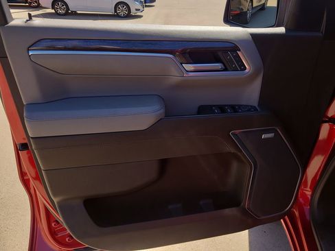 Used 2022 Chevrolet Silverado 1500 LTZ w/ LTZ Premium Package image 17