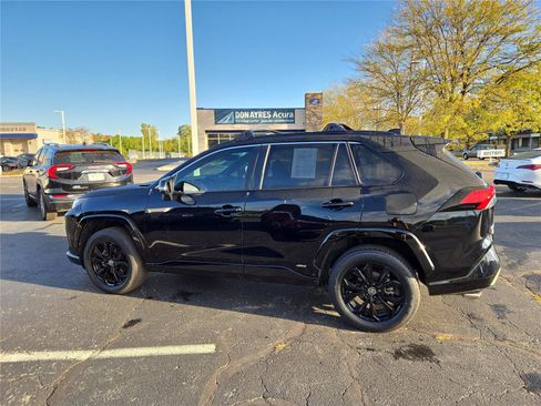 Used 2022 Toyota RAV4 SE image 23