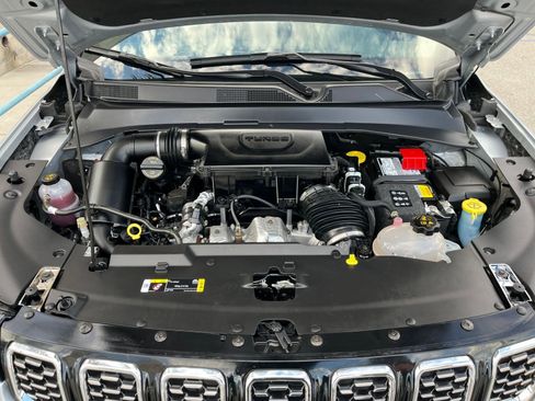 Used 2025 Jeep Compass Limited image 32