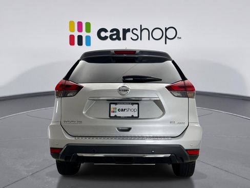 Used 2019 Nissan Rogue SL w/ Premium Package AWD/4WD image 4