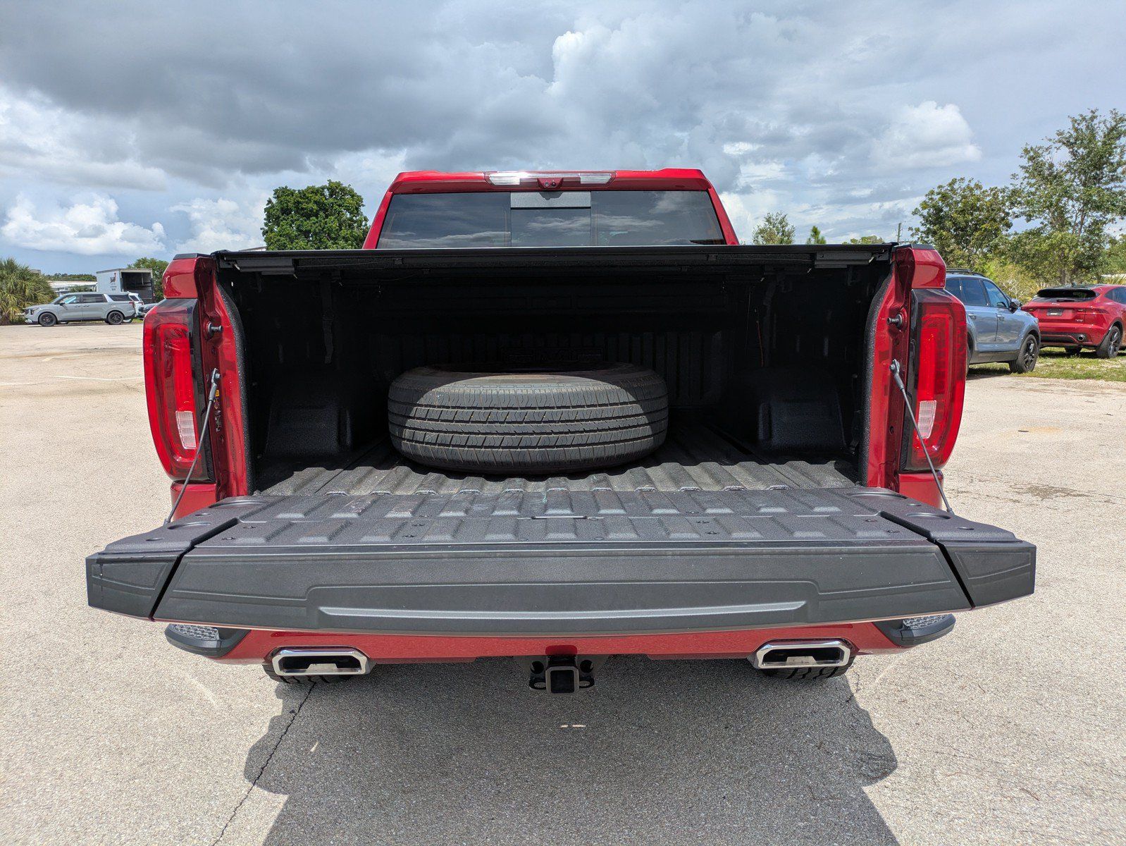 Used 2026 GMC Sierra 1500 AT4 w/ AT4 Premium Package AWD/4WD image 9