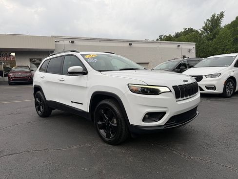 Used 2020 Jeep Cherokee Latitude Plus AWD/4WD image 7