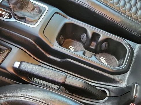 Used 2020 Jeep Wrangler Unlimited Sport S image 35