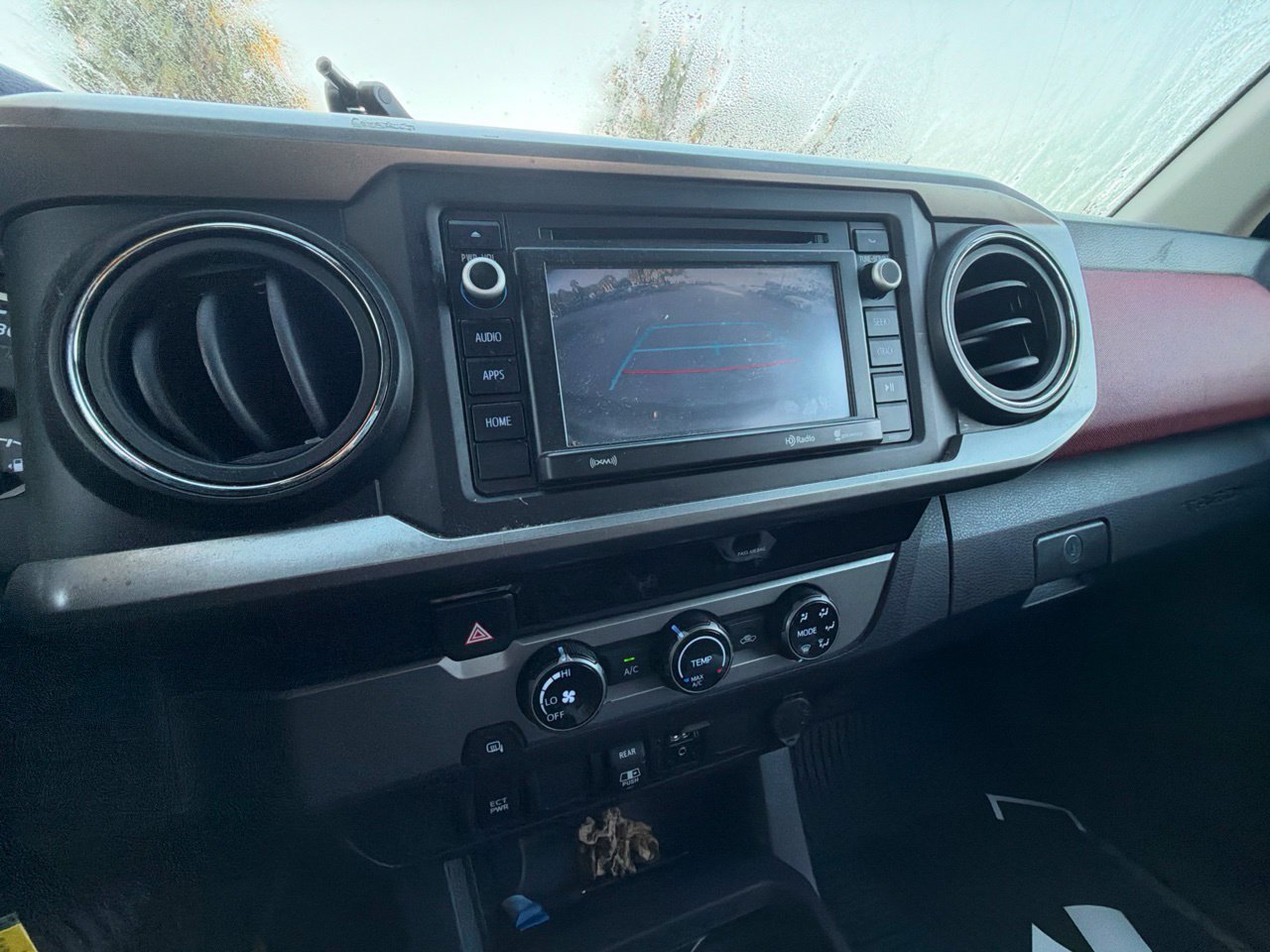 Used 2018 Toyota Tacoma SR5 RWD image 10