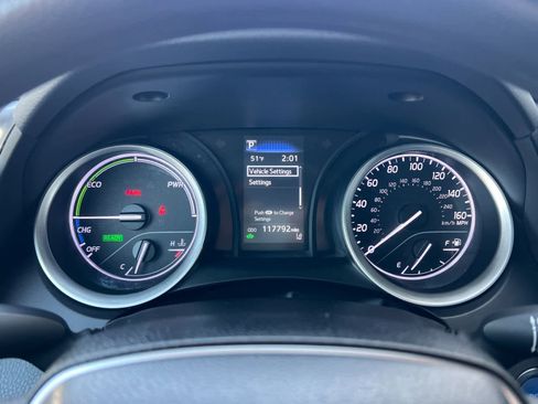 Used 2022 Toyota Camry LE image 23