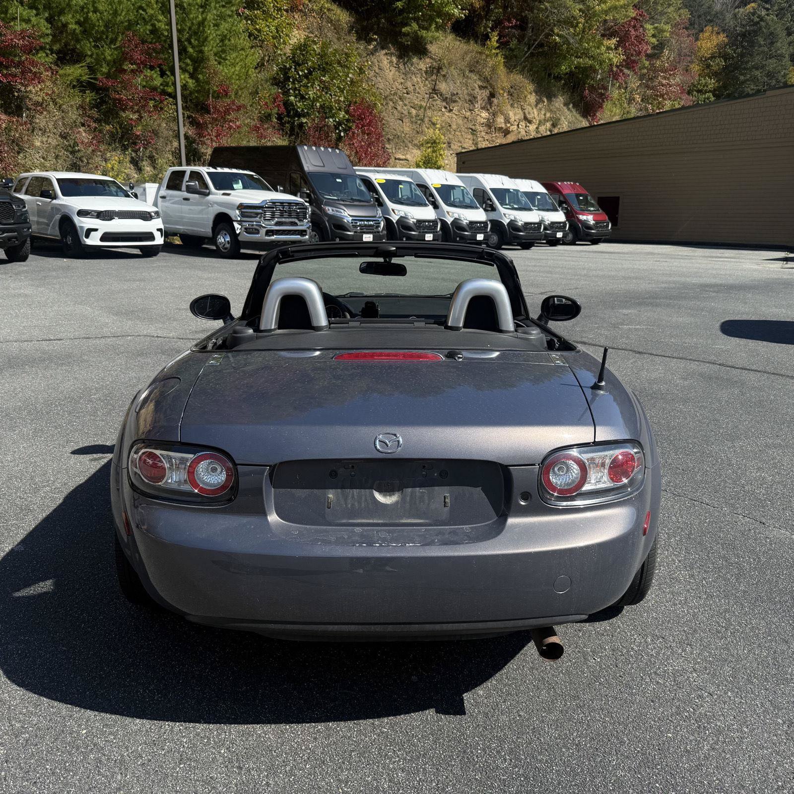 Used 2006 MAZDA MX-5 Miata Touring RWD image 6