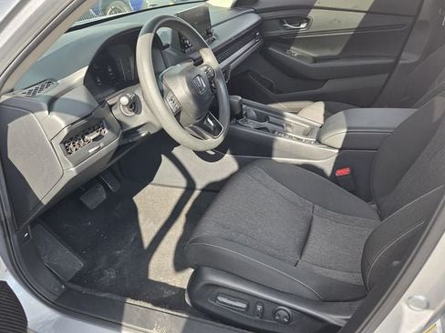 Used 2025 Honda Accord SE image 19