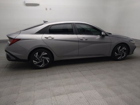 Used 2024 Hyundai Elantra SEL w/ Convenience Package FWD image 10
