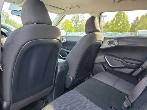 Used 2024 Kia Soul LX w/ Option Group 015 image 14