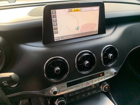 Used 2019 Kia Stinger GT1 AWD/4WD image 26