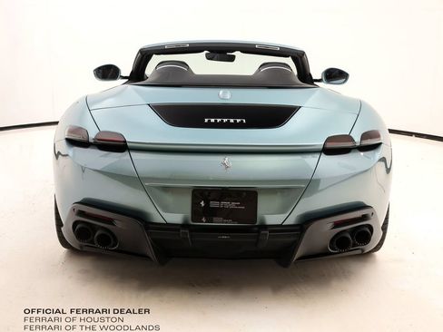 Used 2025 Ferrari Roma Spider RWD image 10