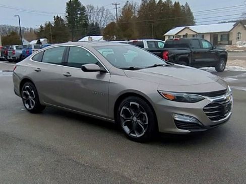 Certified 2022 Chevrolet Malibu LT w/ Leather Package image 2