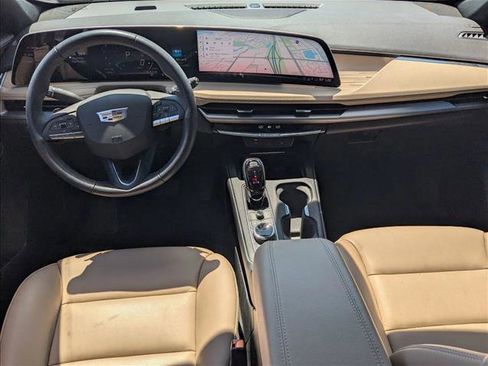 Used 2025 Cadillac XT4 Premium Luxury image 16