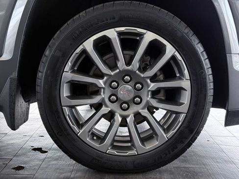 Used 2022 GMC Acadia Denali w/ Denali Ultimate Package FWD image 28