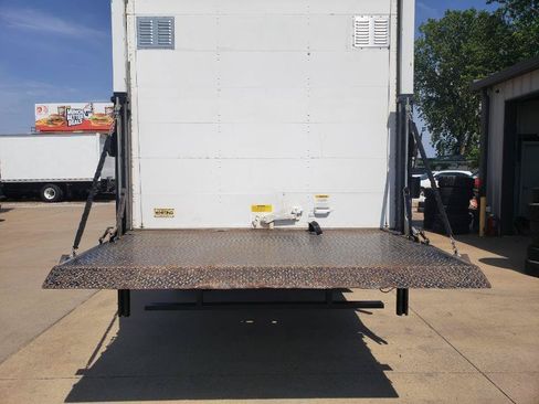 Used 2018 Chevrolet Express 3500 RWD image 11