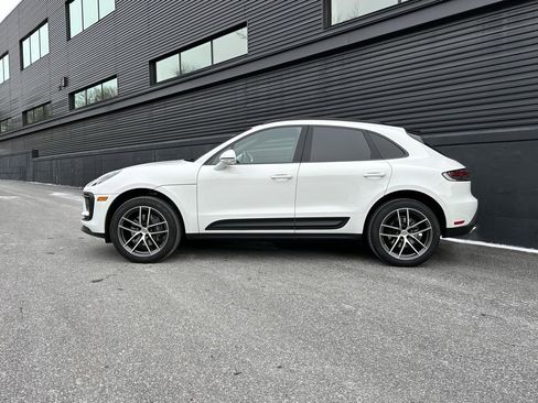 Certified 2025 Porsche Macan image 7