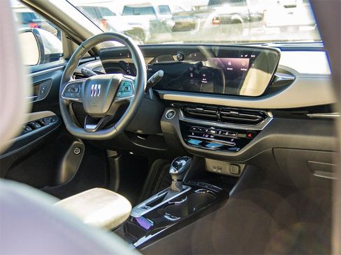 Certified 2025 Buick Envista Avenir image 23