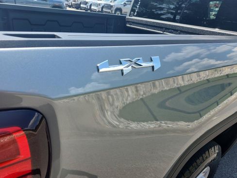 Certified 2026 GMC Sierra 1500 SLE AWD/4WD image 6
