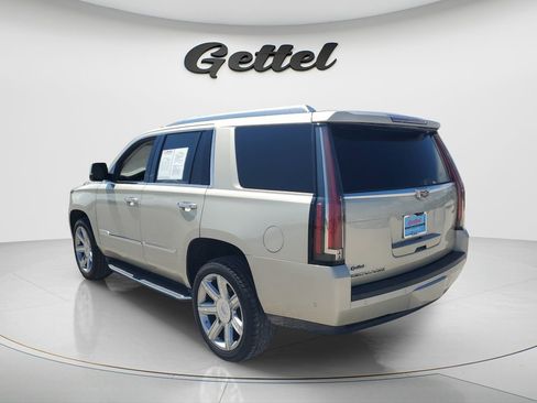Used 2017 Cadillac Escalade Luxury AWD/4WD image 7