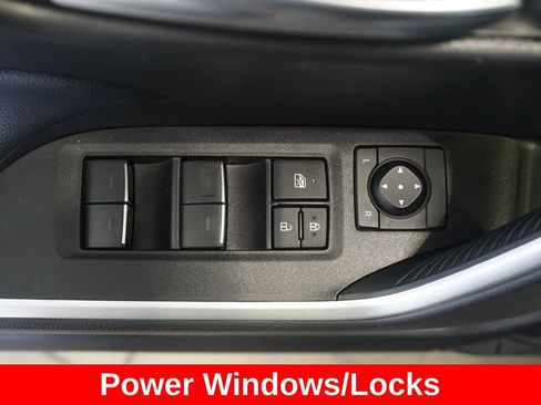 Used 2023 Toyota RAV4 XLE AWD/4WD image 5