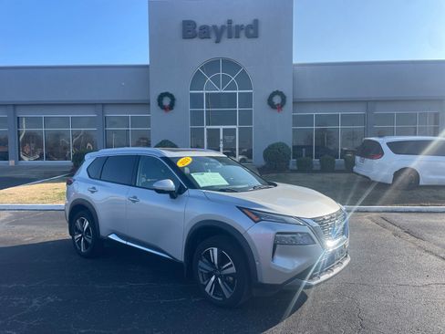 Used 2023 Nissan Rogue SL w/ SL Premium Package image 1