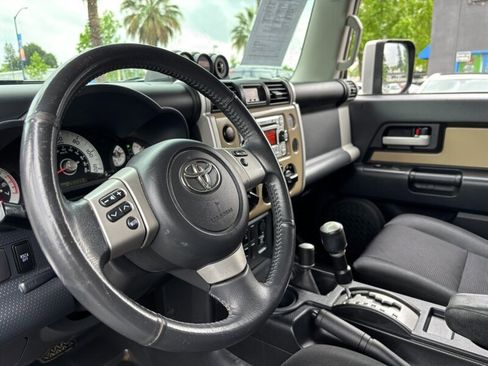 Used 2011 Toyota FJ Cruiser 4WD w/ Upgrade Pkg image 21