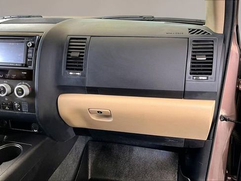 Used 2018 Toyota Sequoia Platinum image 21