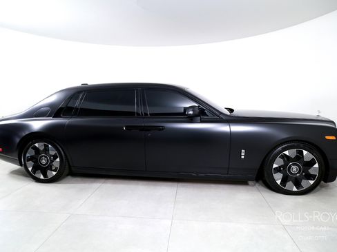 Used 2024 Rolls-Royce Phantom Extended Wheelbase w/ The Phantom Package image 10
