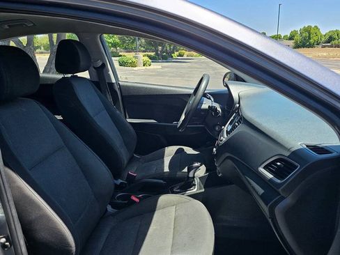 Used 2020 Hyundai Accent SE FWD image 11