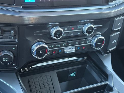 New 2026 Ford F250 Lariat w/ Black Appearance Package image 20