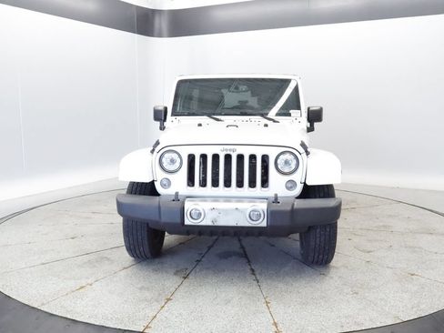 Used 2017 Jeep Wrangler Unlimited Sahara w/ Connectivity Group AWD/4WD image 8