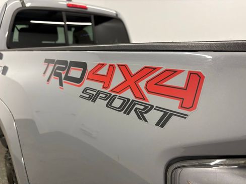 Used 2021 Toyota Tacoma TRD Sport image 11