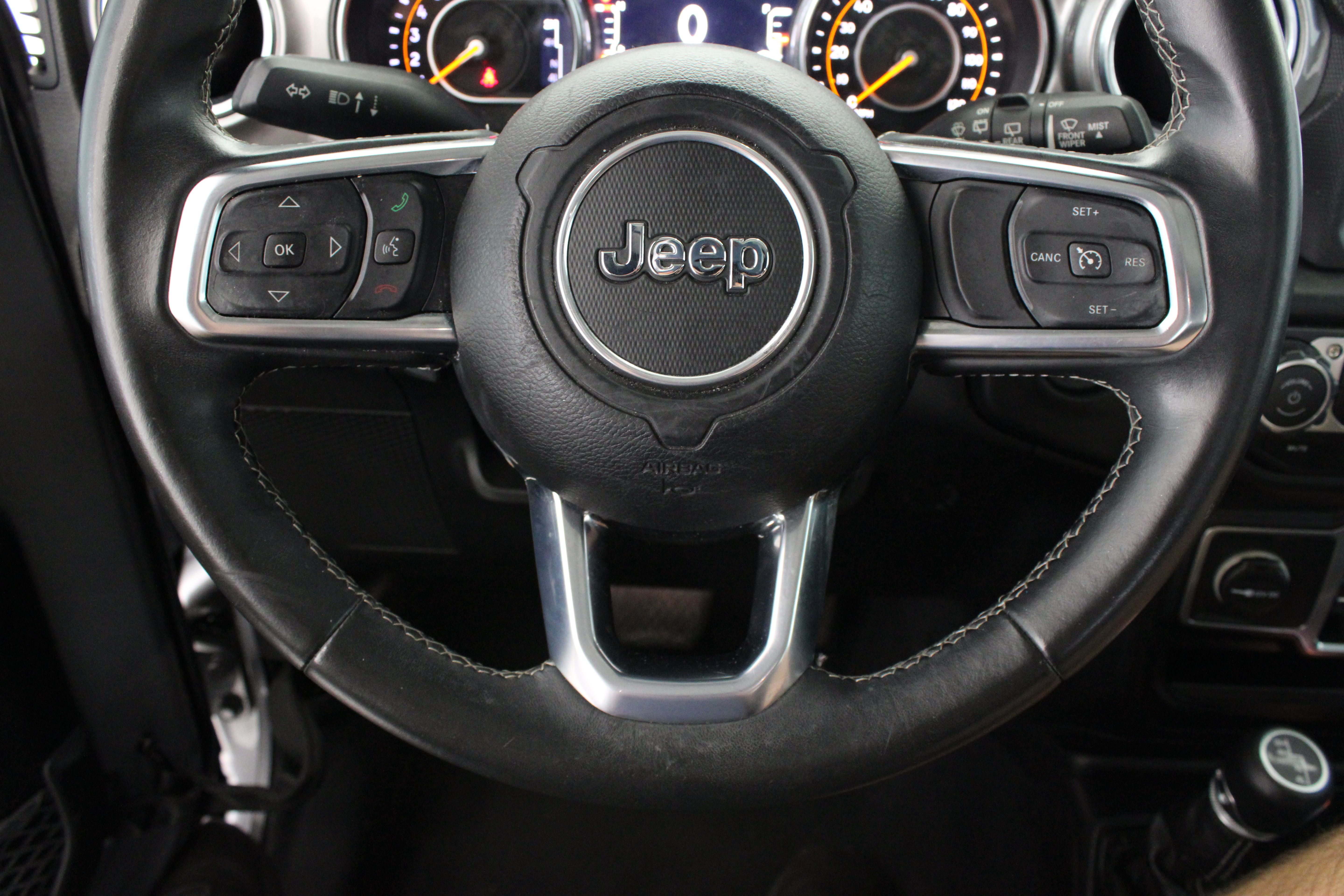 Used 2018 Jeep Wrangler Unlimited Sahara AWD/4WD image 25