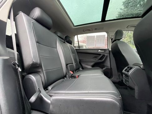 Used 2020 Volkswagen Tiguan SE w/ Panoramic Sunroof Package image 14