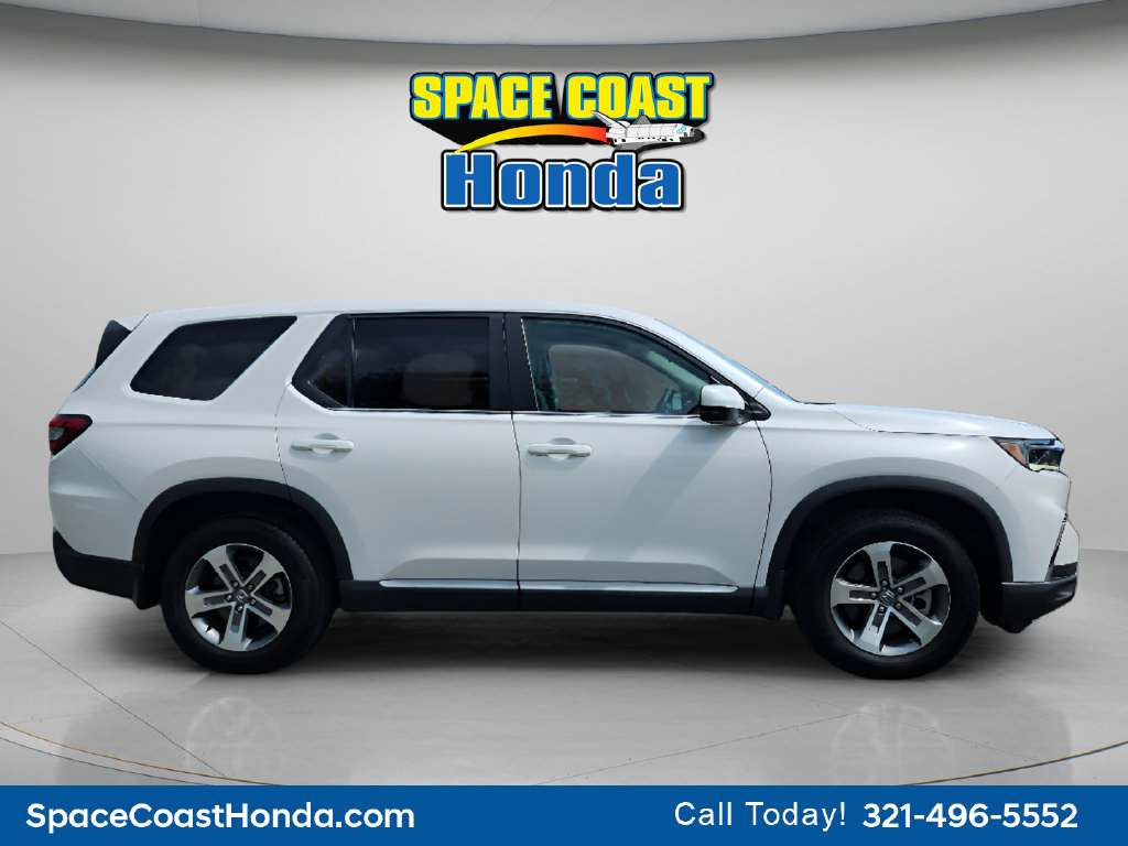 Used 2025 Honda Pilot EX-L image 2