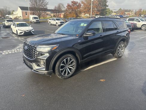 New 2026 Ford Explorer ST-Line image 8