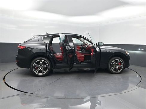 Used 2022 Maserati Levante Modena image 40