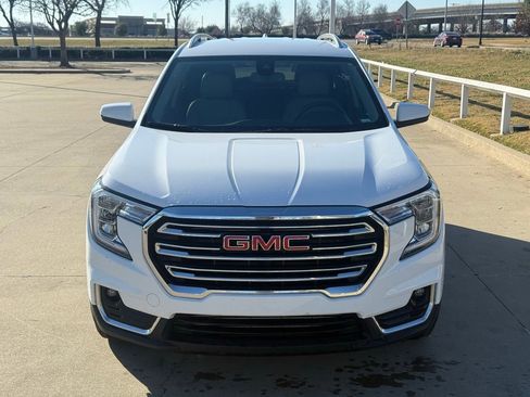 Used 2023 GMC Terrain SLT image 2
