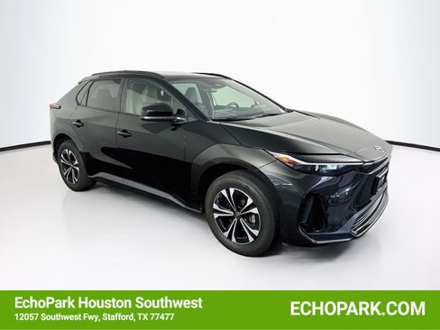 Used 2023 Toyota bZ4X FWD image 1