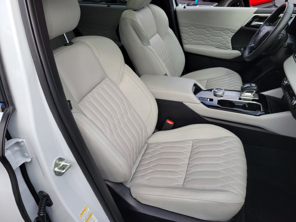 Used 2025 Mitsubishi Outlander SEL AWD/4WD image 19