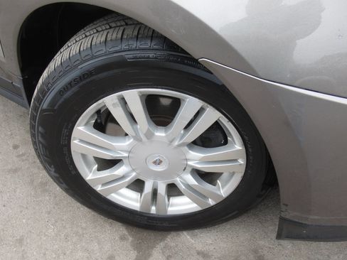 Used 2011 Cadillac SRX Luxury image 4