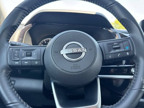 Used 2025 Nissan Pathfinder SV AWD/4WD image 30