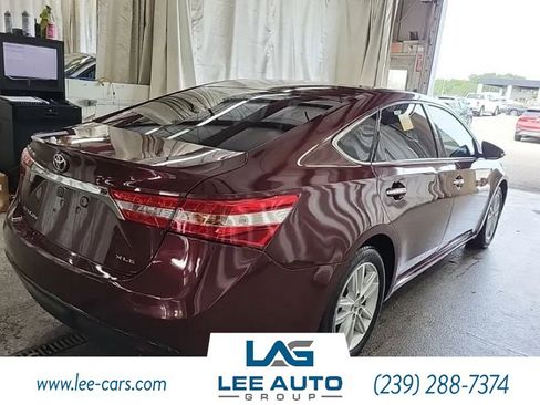 Used 2014 Toyota Avalon XLE FWD image 2