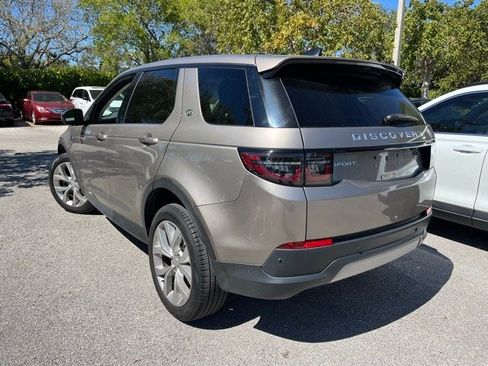 Used 2023 Land Rover Discovery Sport SE image 3