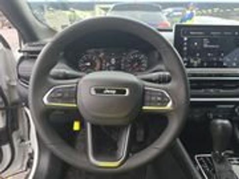 Used 2023 Jeep Compass Altitude image 11